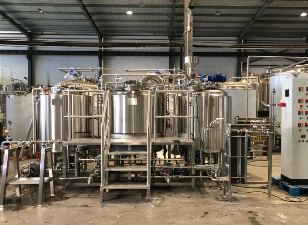 <b>Dummer Down Farm in Basingstoke, Hampshire UK - 500L Craft Brewery Equipment</b>